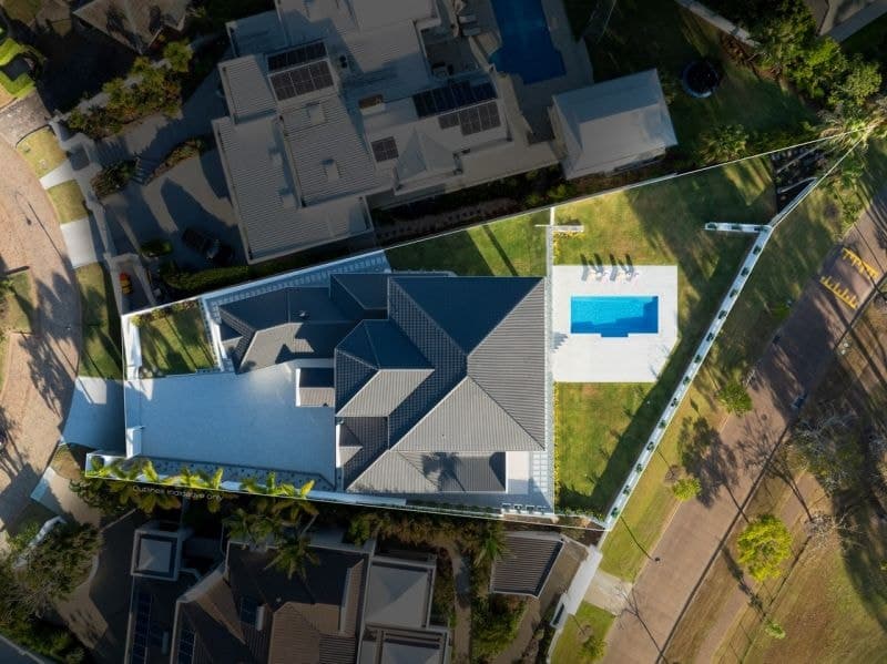 5716 Observation Crescent, Hope Island - Image 1
