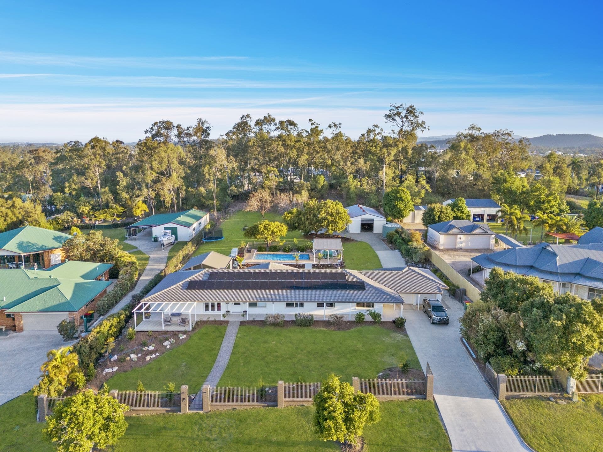 30 Rivertree Avenue, Helensvale - Thumbnail 2