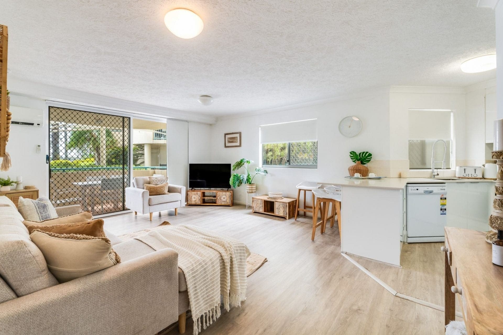 29/484-488 Marine Parade, Biggera Waters - Thumbnail 3