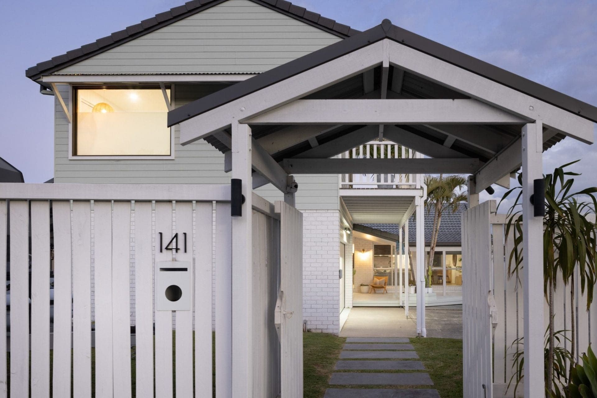 141 Murtha Drive, Elanora - Thumbnail 2