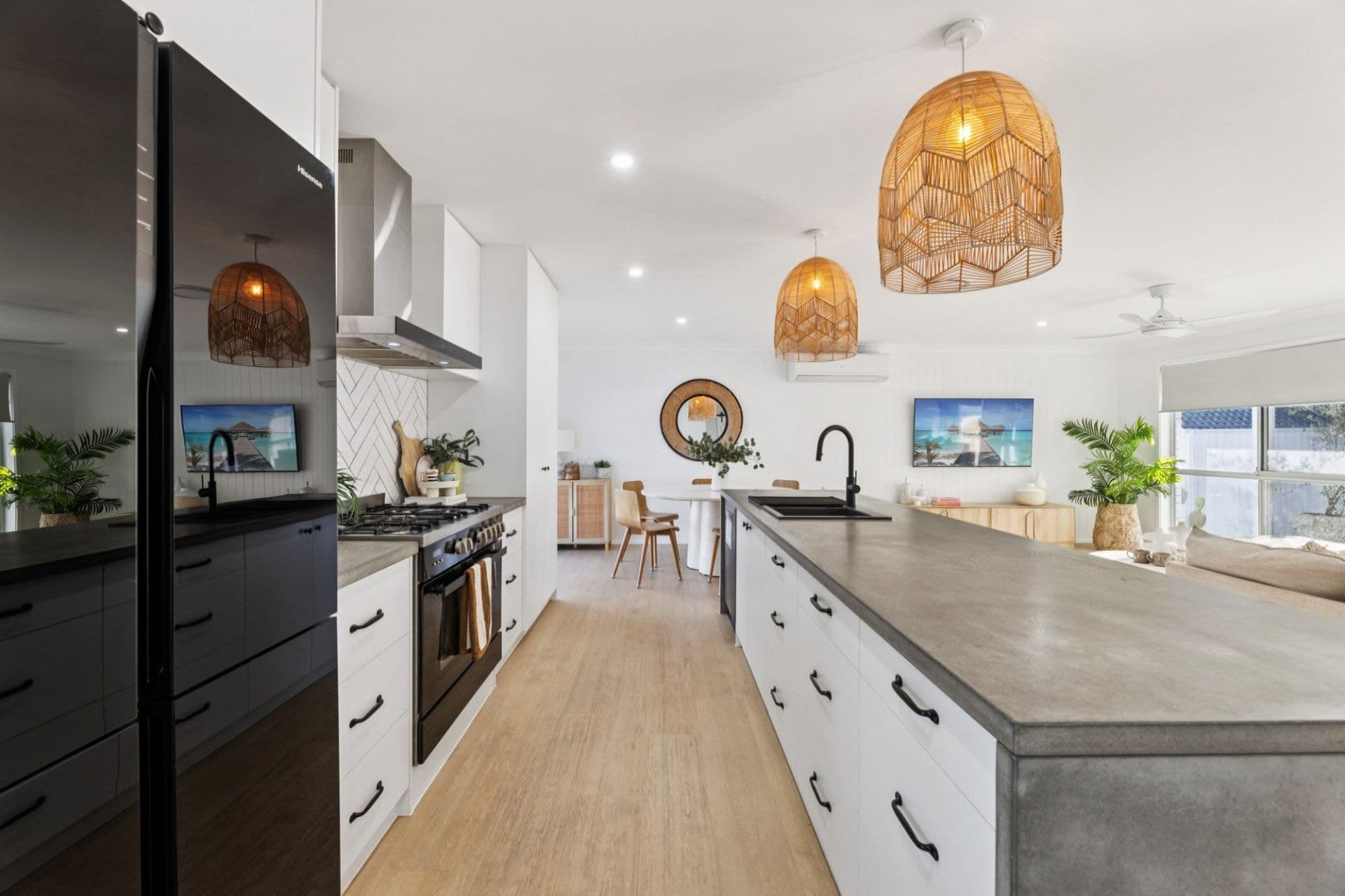 141 Murtha Drive, Elanora - Thumbnail 5
