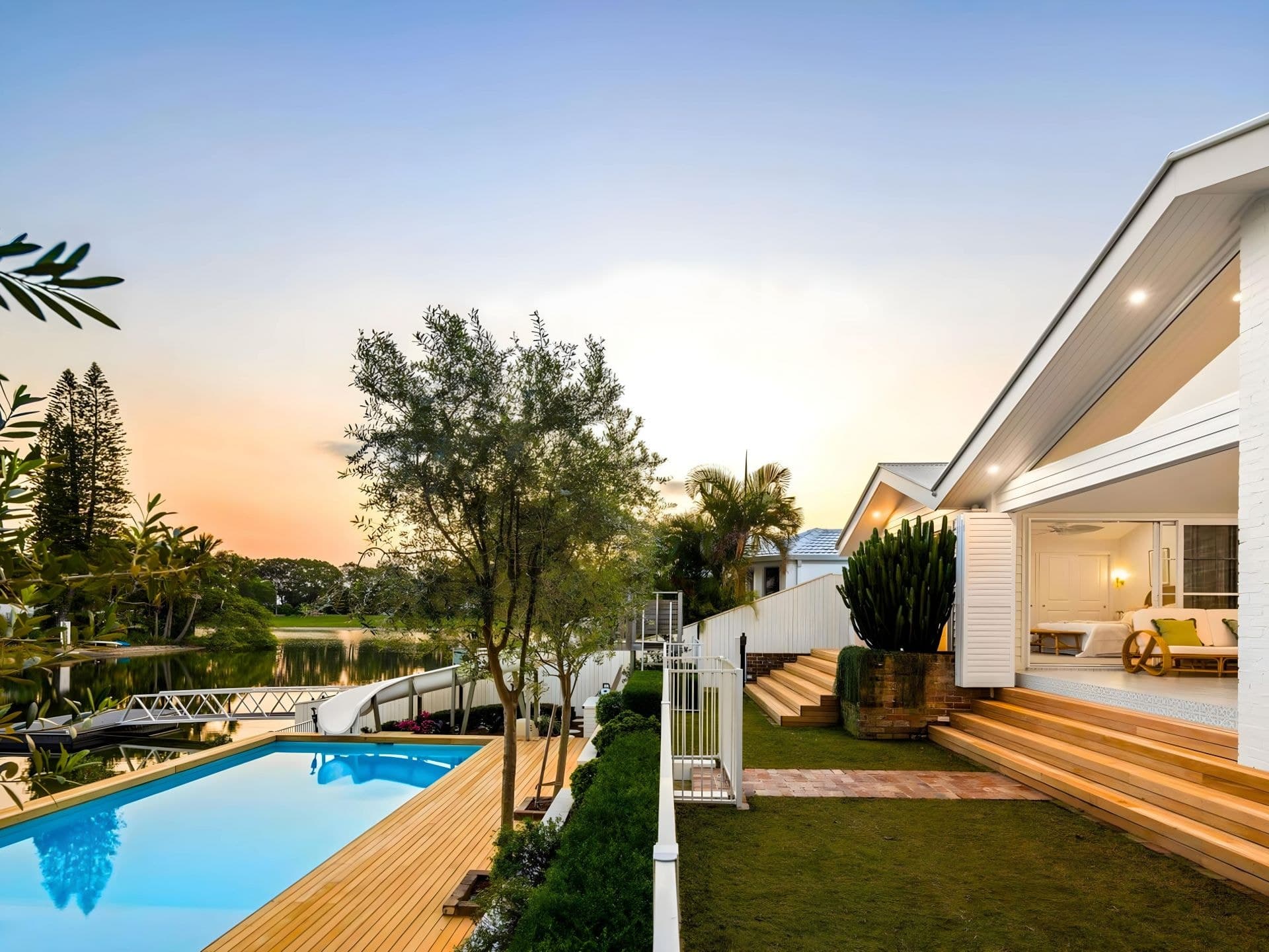 24 Driver Court, Mermaid Waters - Thumbnail 4