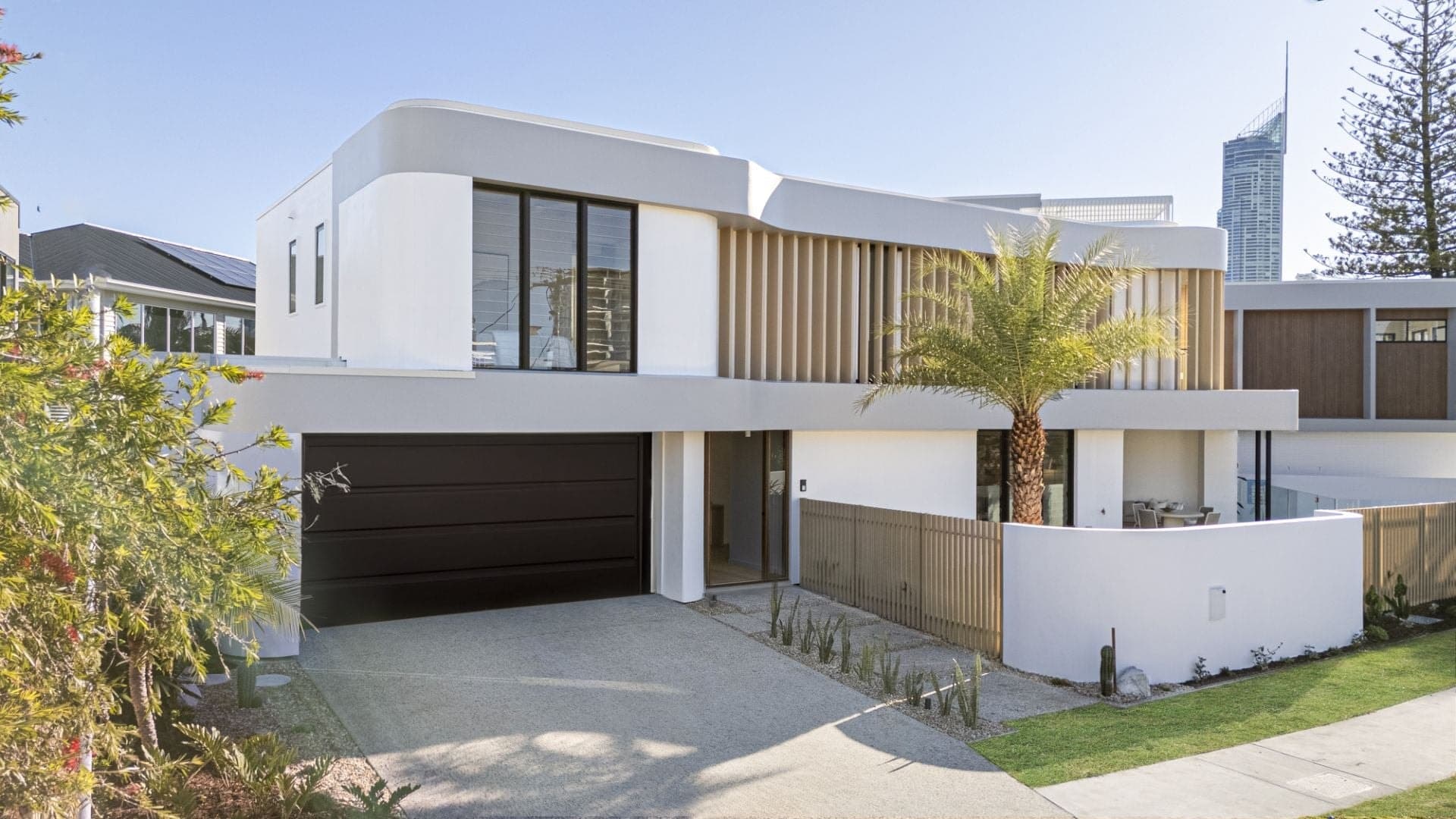 73 Amalfi Drive, Isle Of Capri - Thumbnail 2