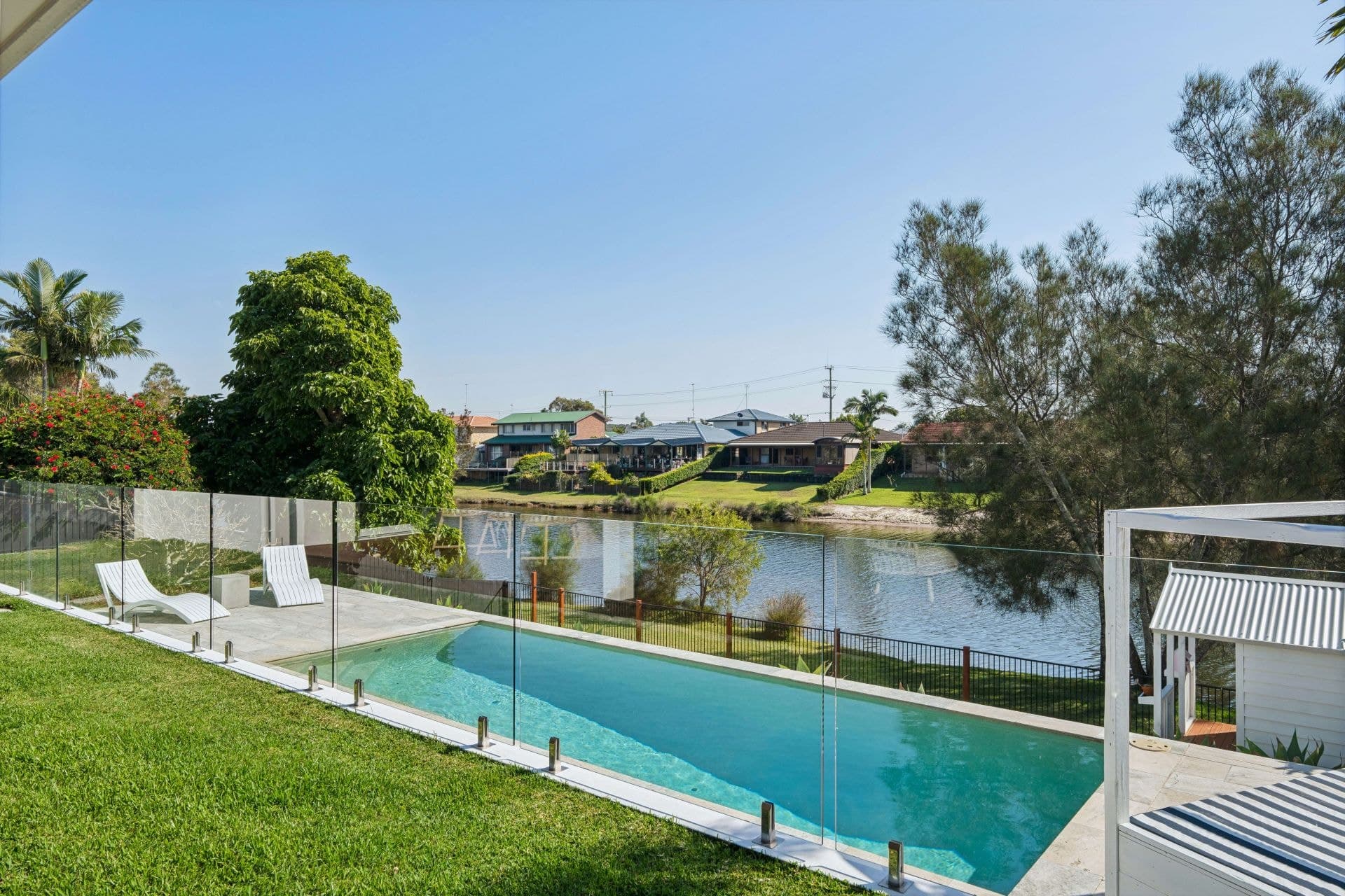 5 Kingfisher Crescent, Burleigh Waters - Thumbnail 2