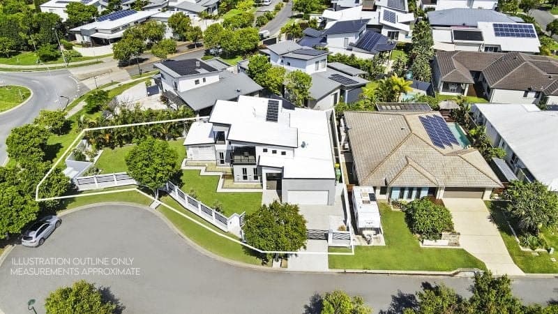39 Rhodium Crescent, Hope Island - Thumbnail 2