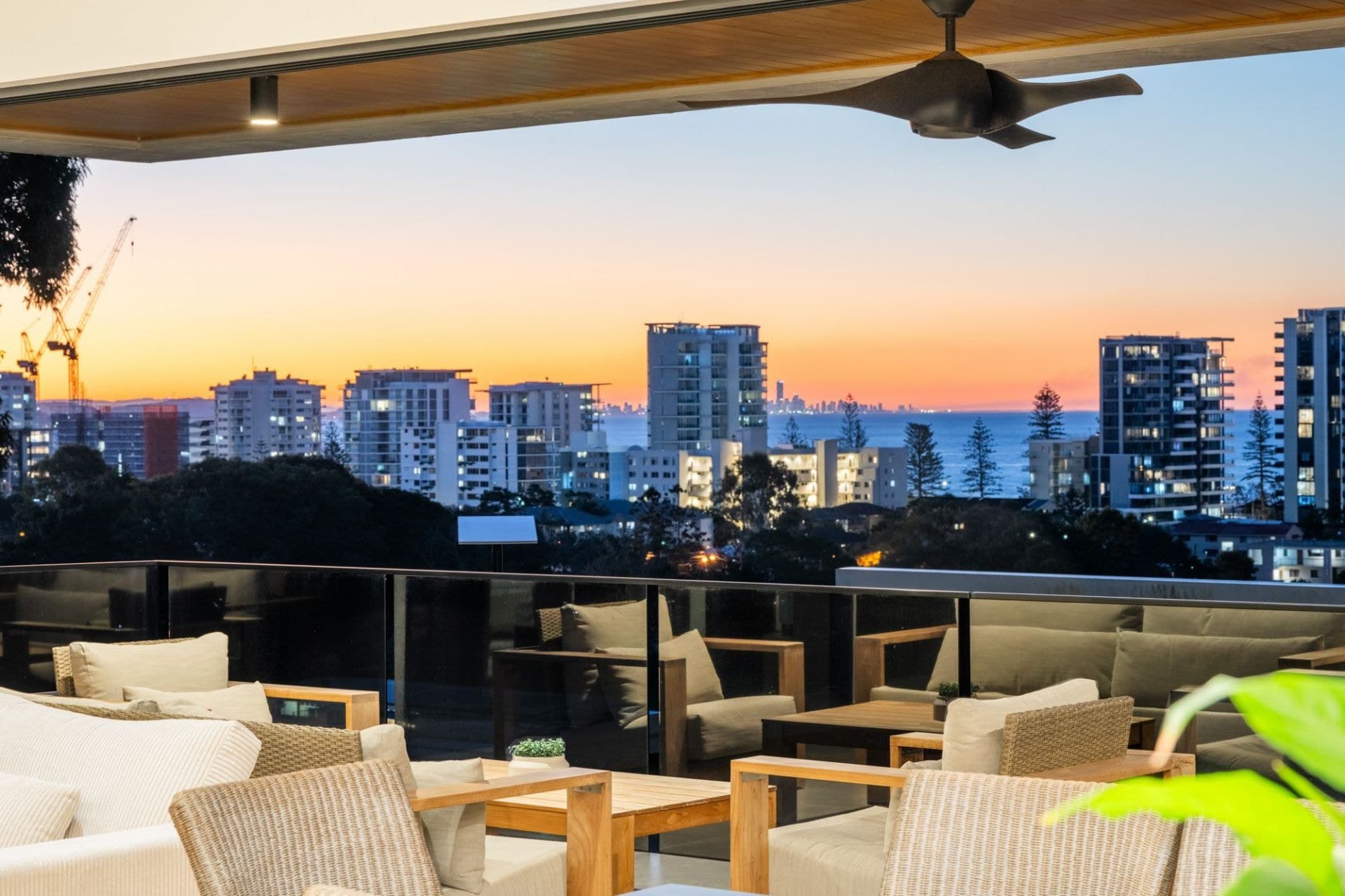 61 Rutledge Street, Coolangatta - Thumbnail 3