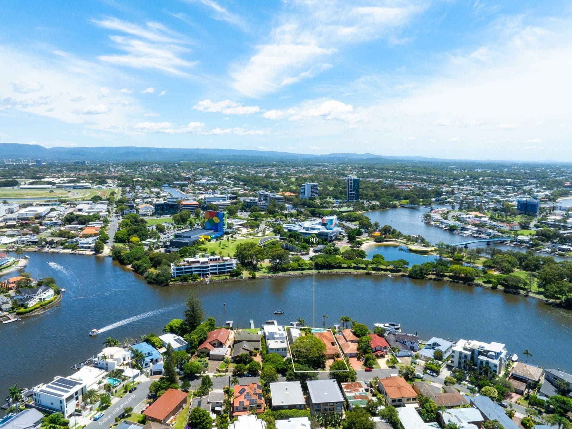 56 Sunset Boulevard, Surfers Paradise - Image 1