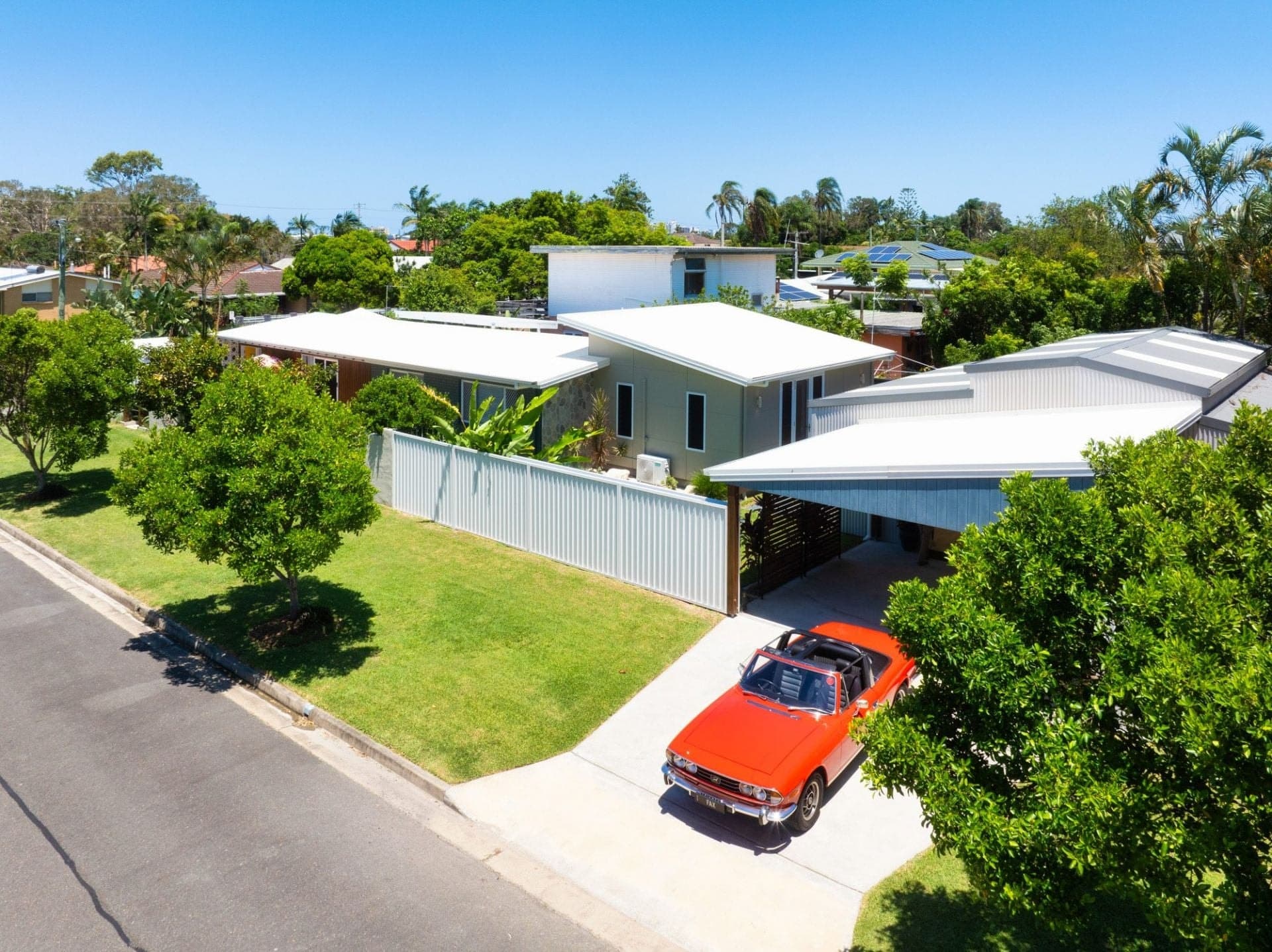 70 Ocean Street, Runaway Bay - Thumbnail 2