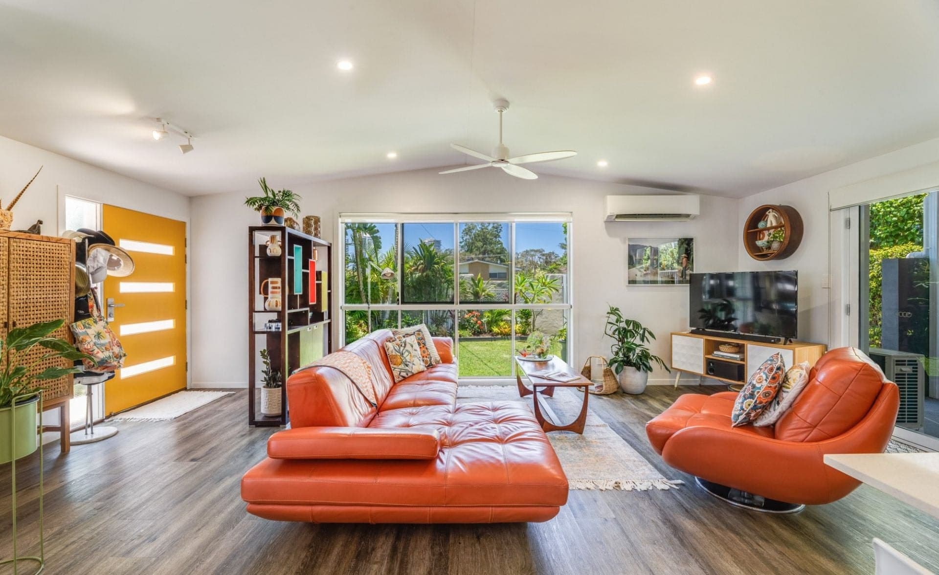 70 Ocean Street, Runaway Bay - Thumbnail 5