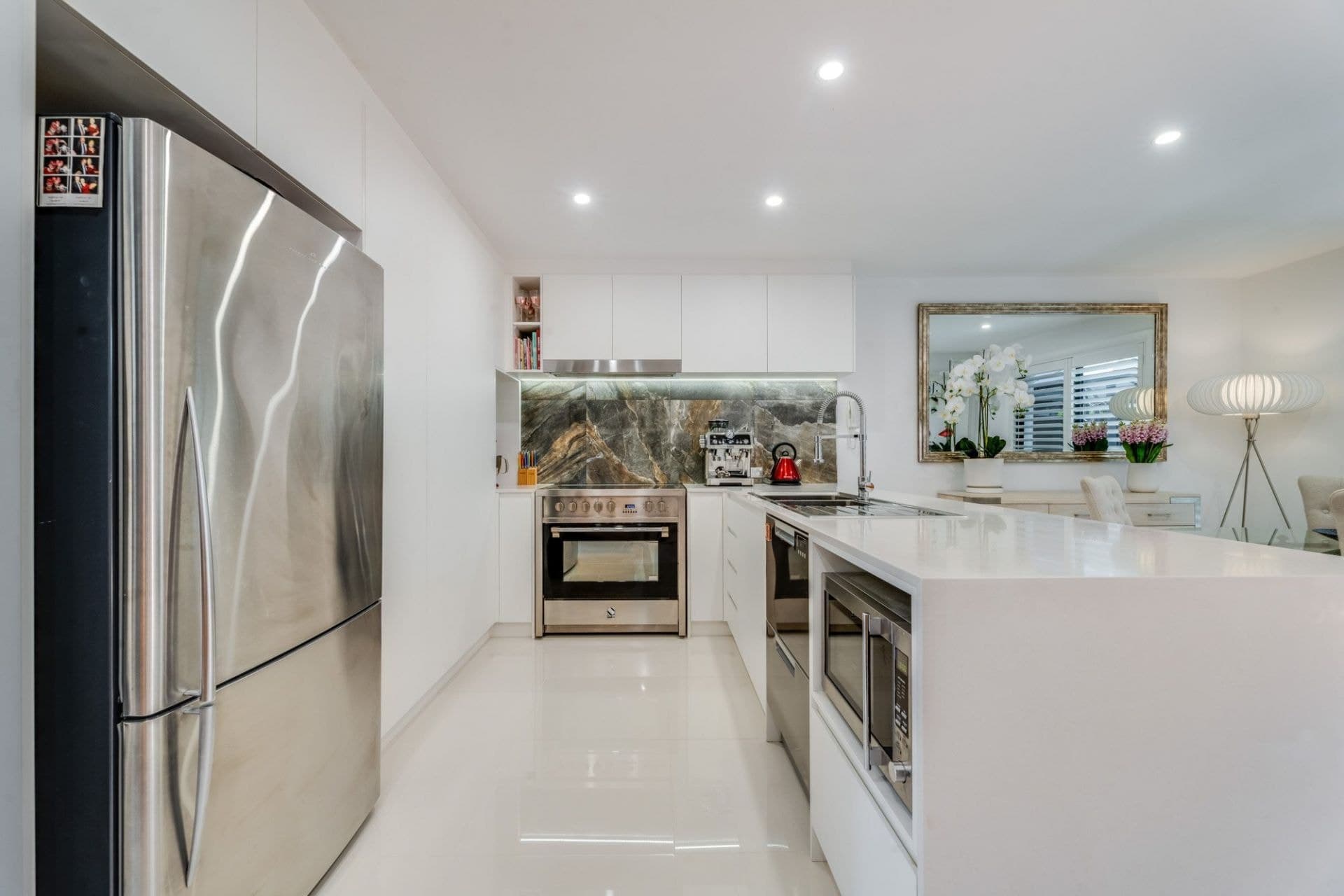 6/3 Elliott Street, Surfers Paradise - Thumbnail 4