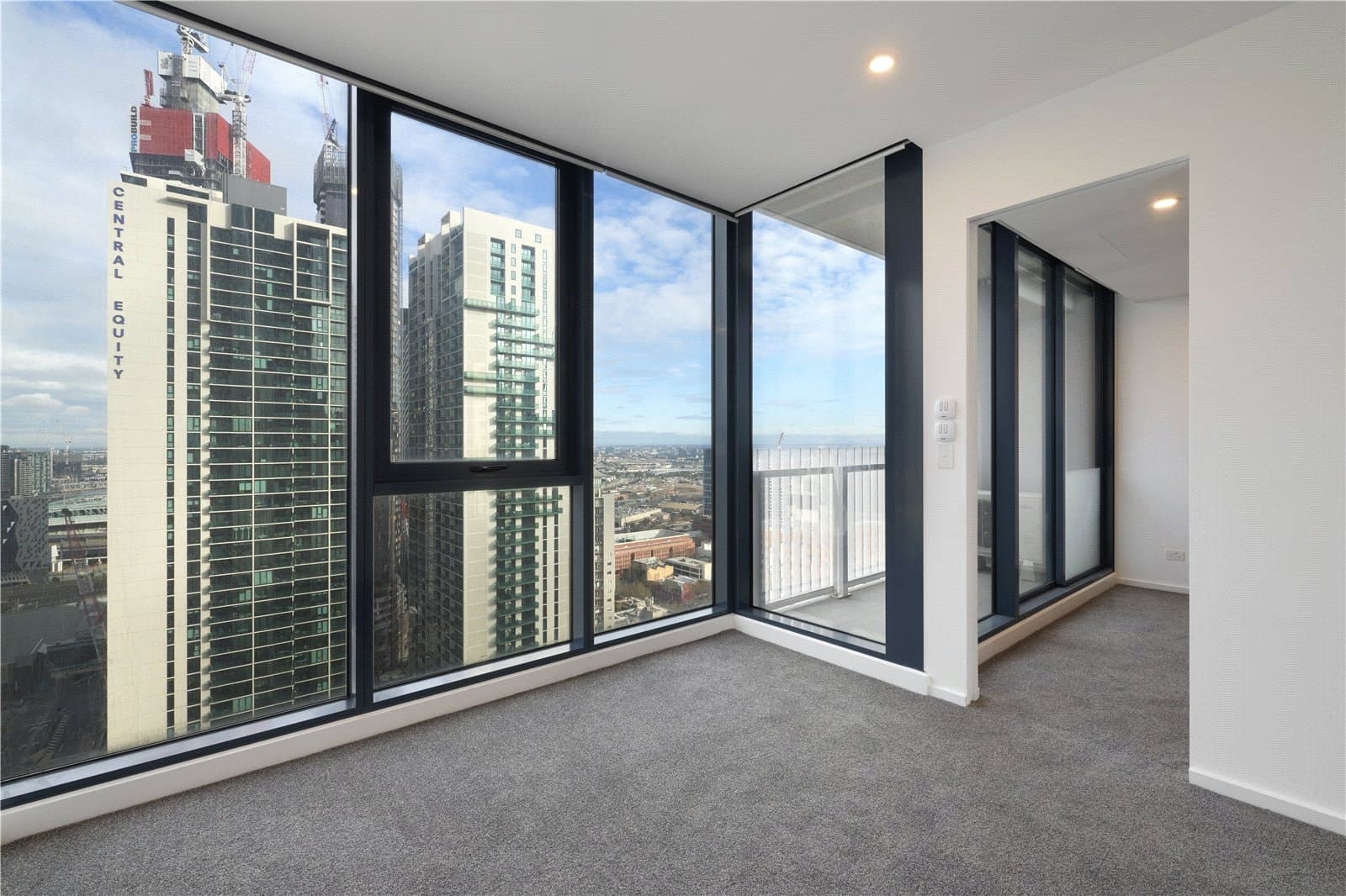1311/560 Lonsdale Street, Melbourne - Thumbnail 4