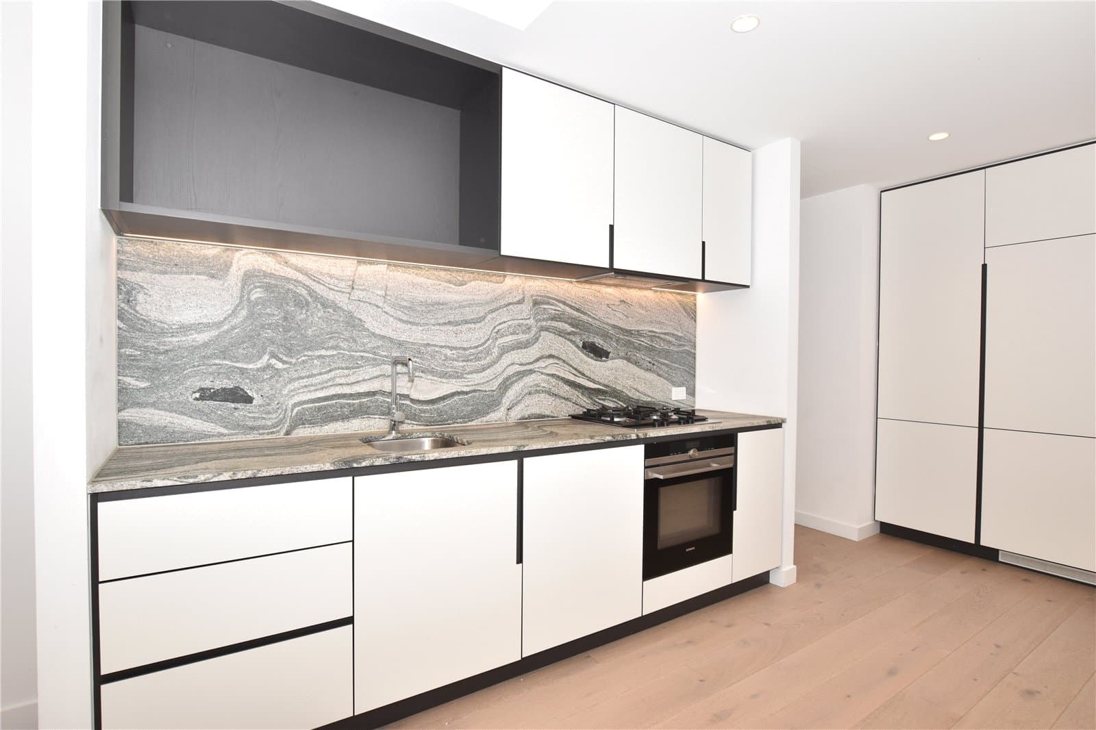 6207B/639 Little Lonsdale Street, Melbourne - Thumbnail 2