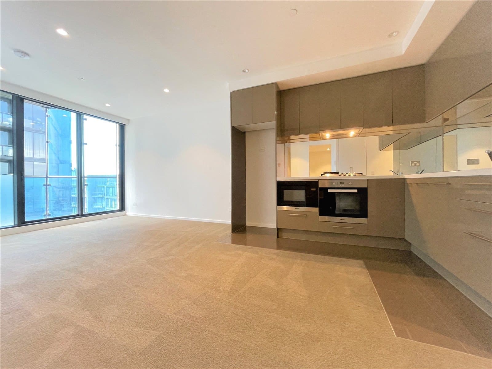 2911/1 Balston Street, Southbank - Thumbnail 2