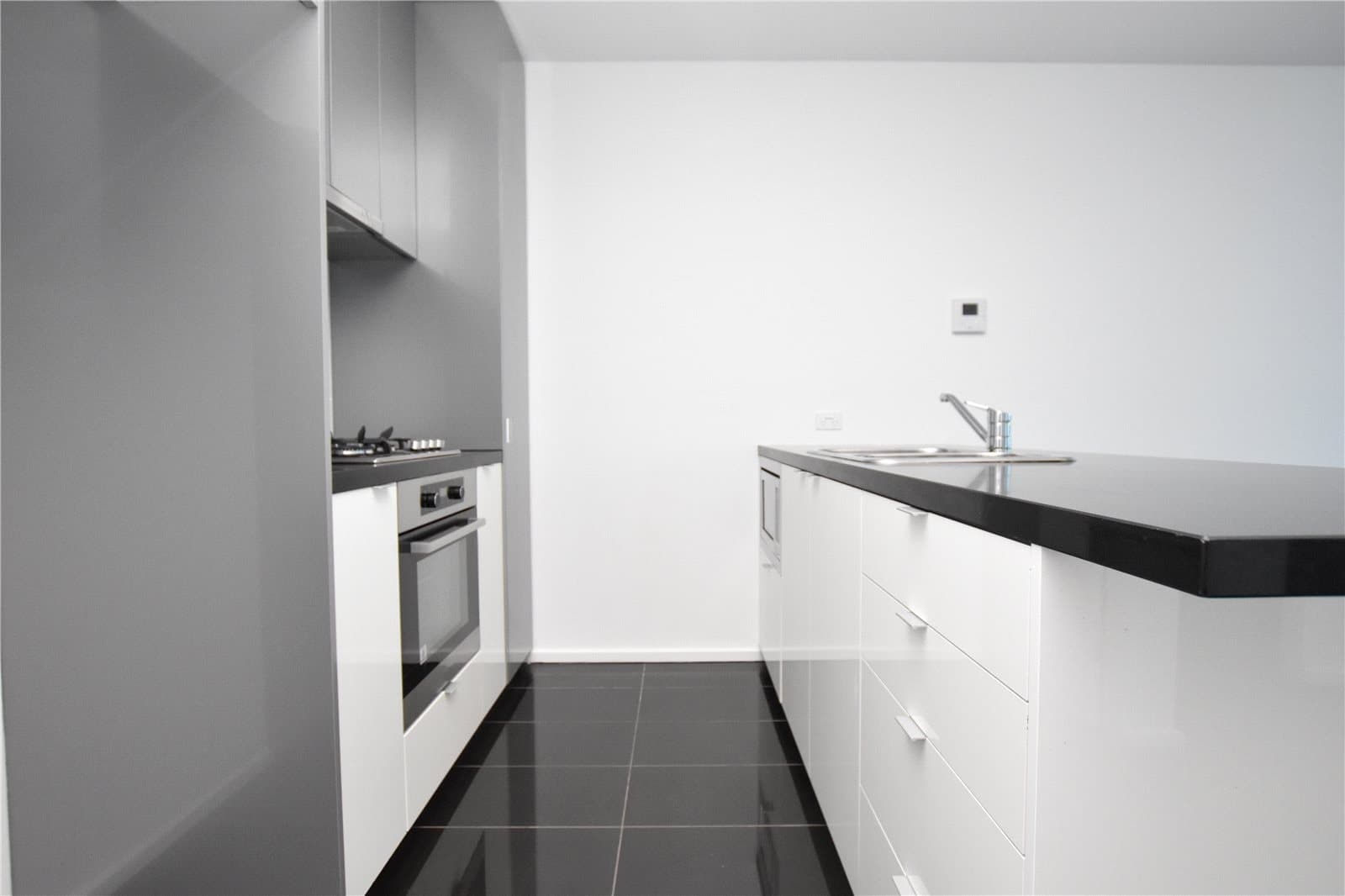 3709/151 City Road, Southbank - Thumbnail 2