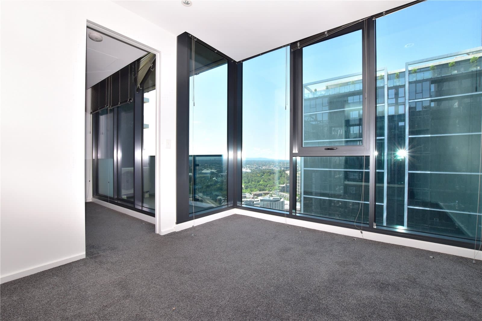 3709/151 City Road, Southbank - Thumbnail 3