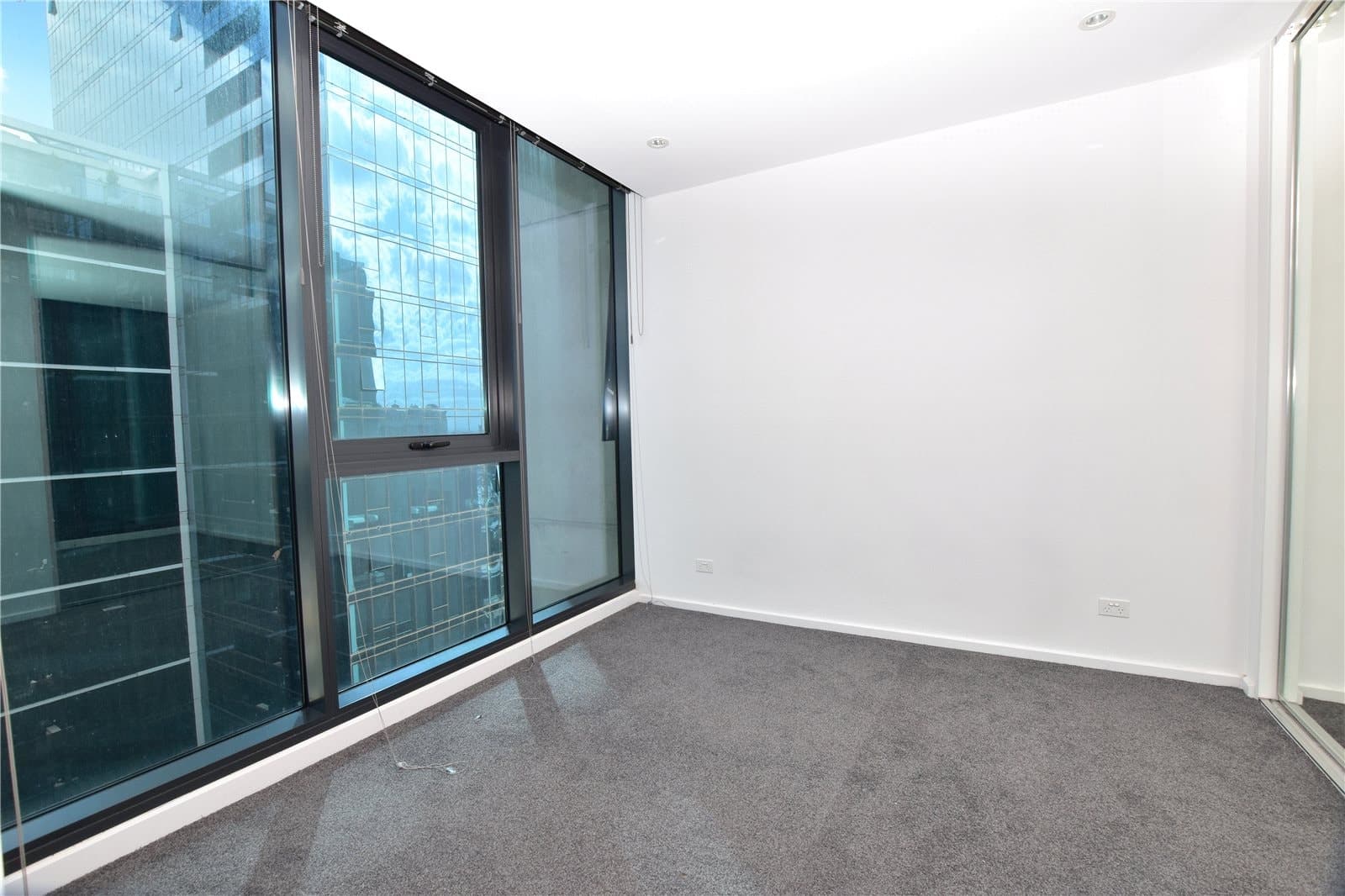 3709/151 City Road, Southbank - Thumbnail 4