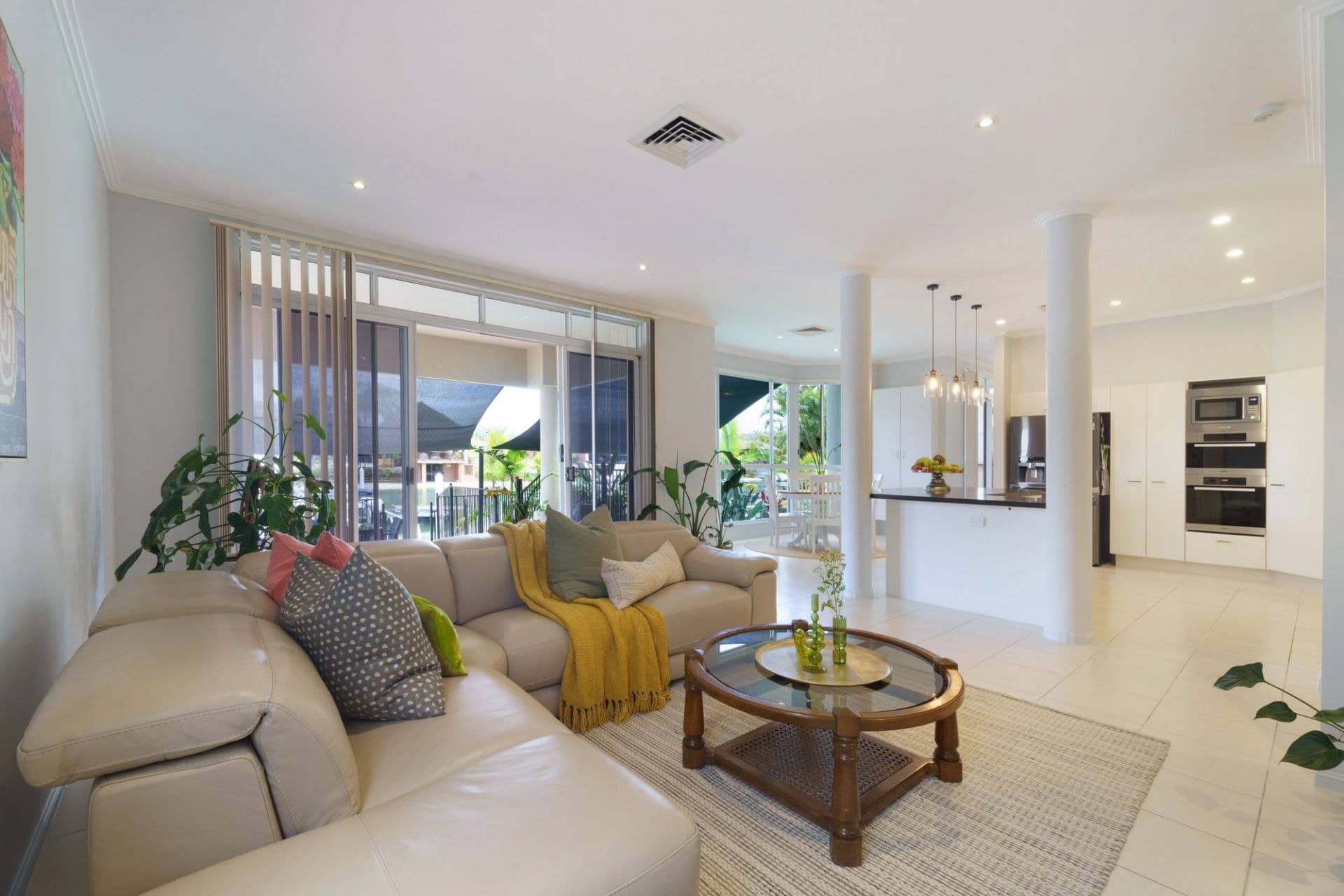 12 Buccaneer Court, Surfers Paradise - Thumbnail 3