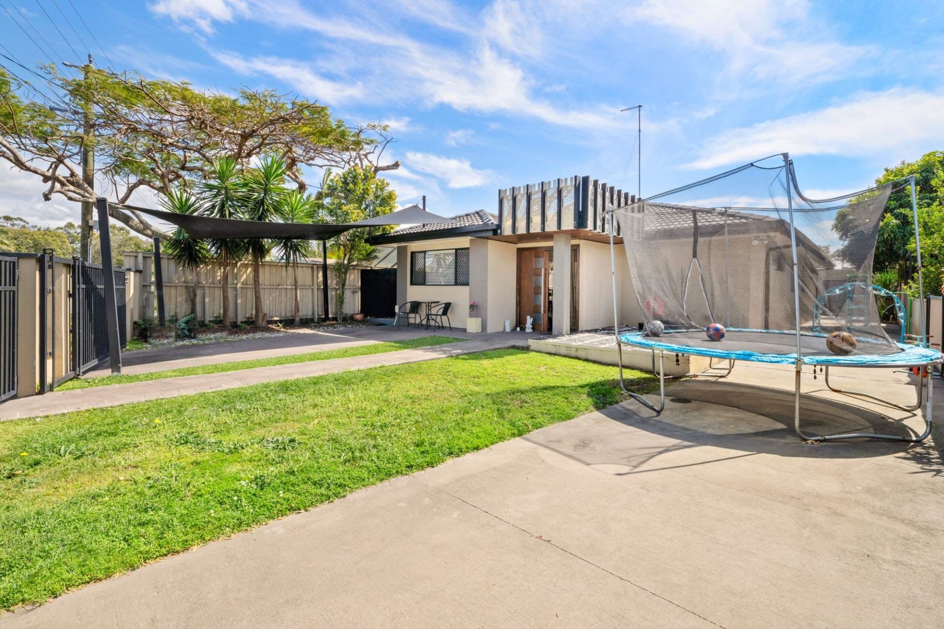 43 Coombabah Road, Runaway Bay - Thumbnail 4