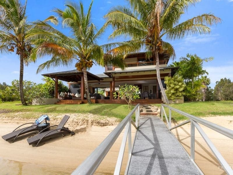 12 CASUARINA Court, South Stradbroke - Thumbnail 2