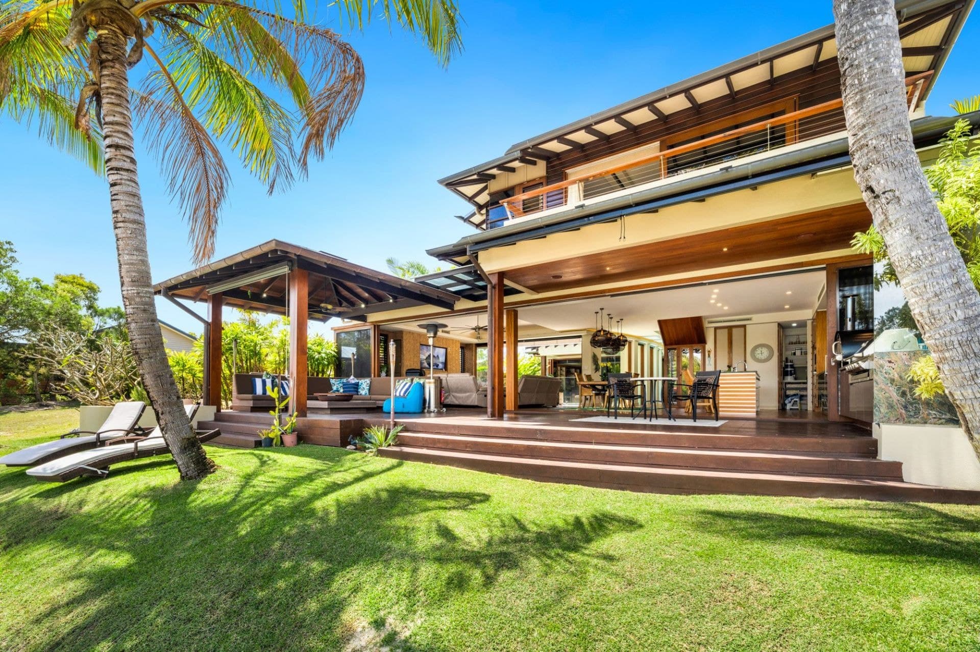 12 CASUARINA Court, South Stradbroke - Thumbnail 4