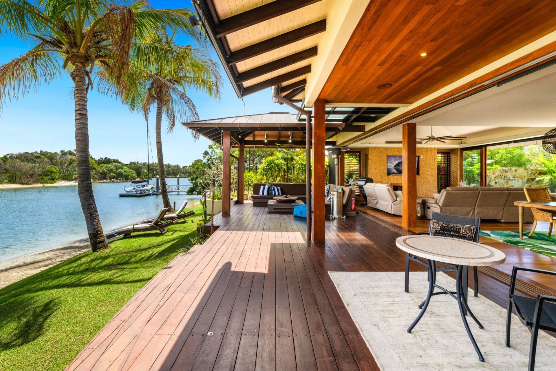 12 CASUARINA Court, South Stradbroke - Thumbnail 5