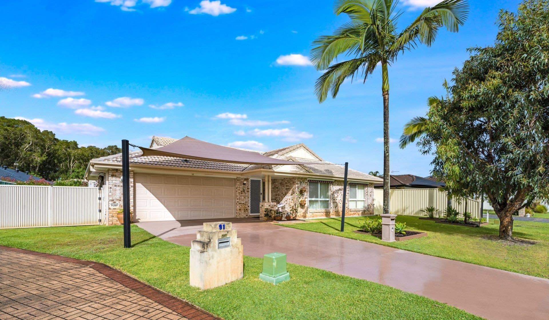 89 Burrendong Road, Coombabah - Thumbnail 4