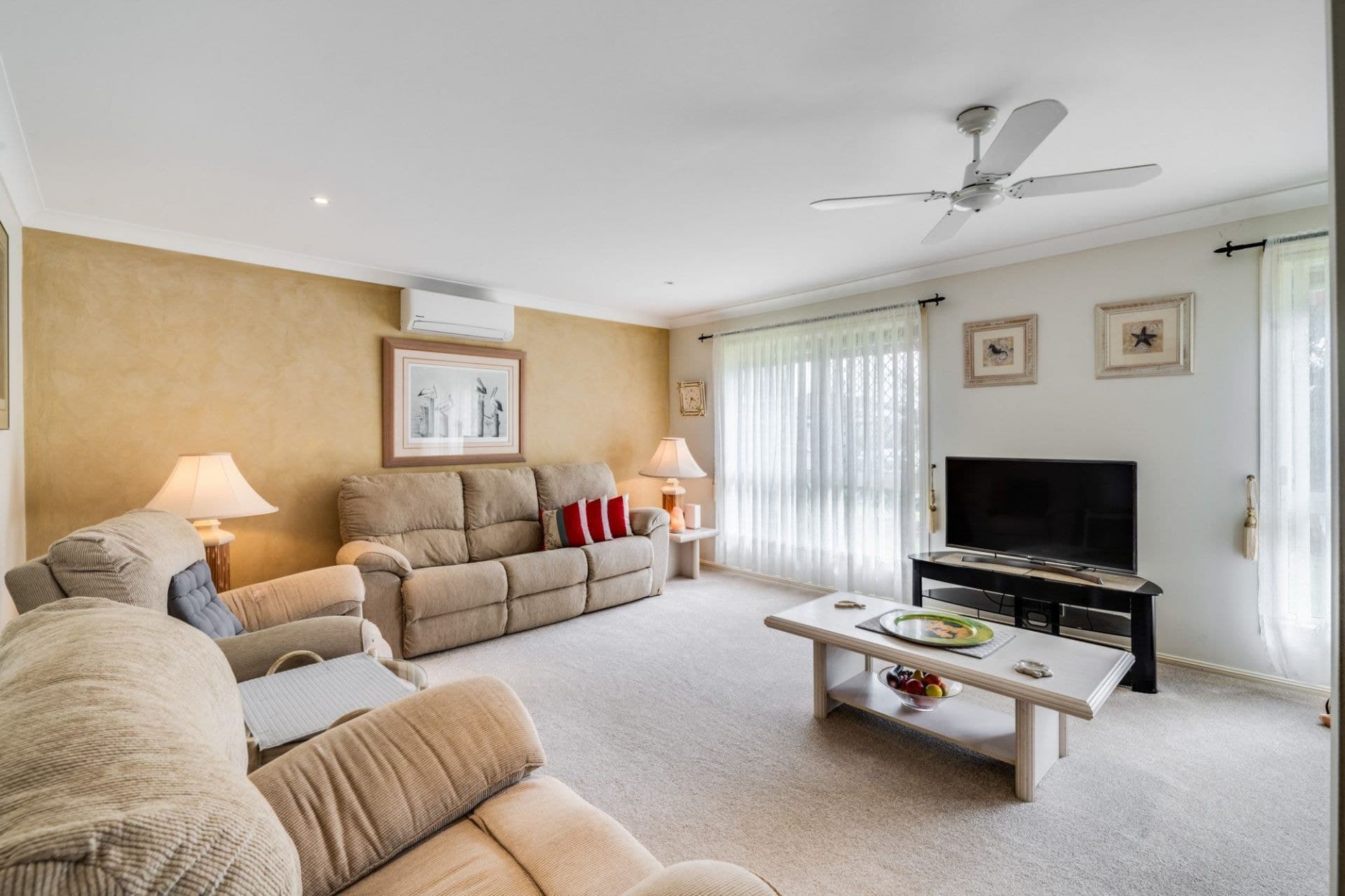 89 Burrendong Road, Coombabah - Thumbnail 8