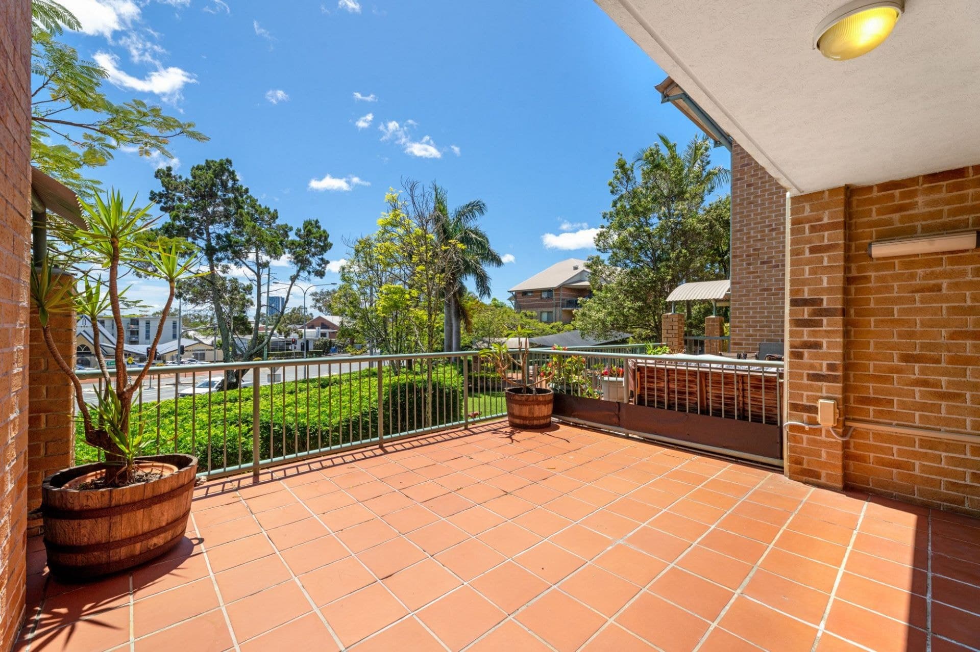 31/45 Pohlman Street, Southport - Thumbnail 3