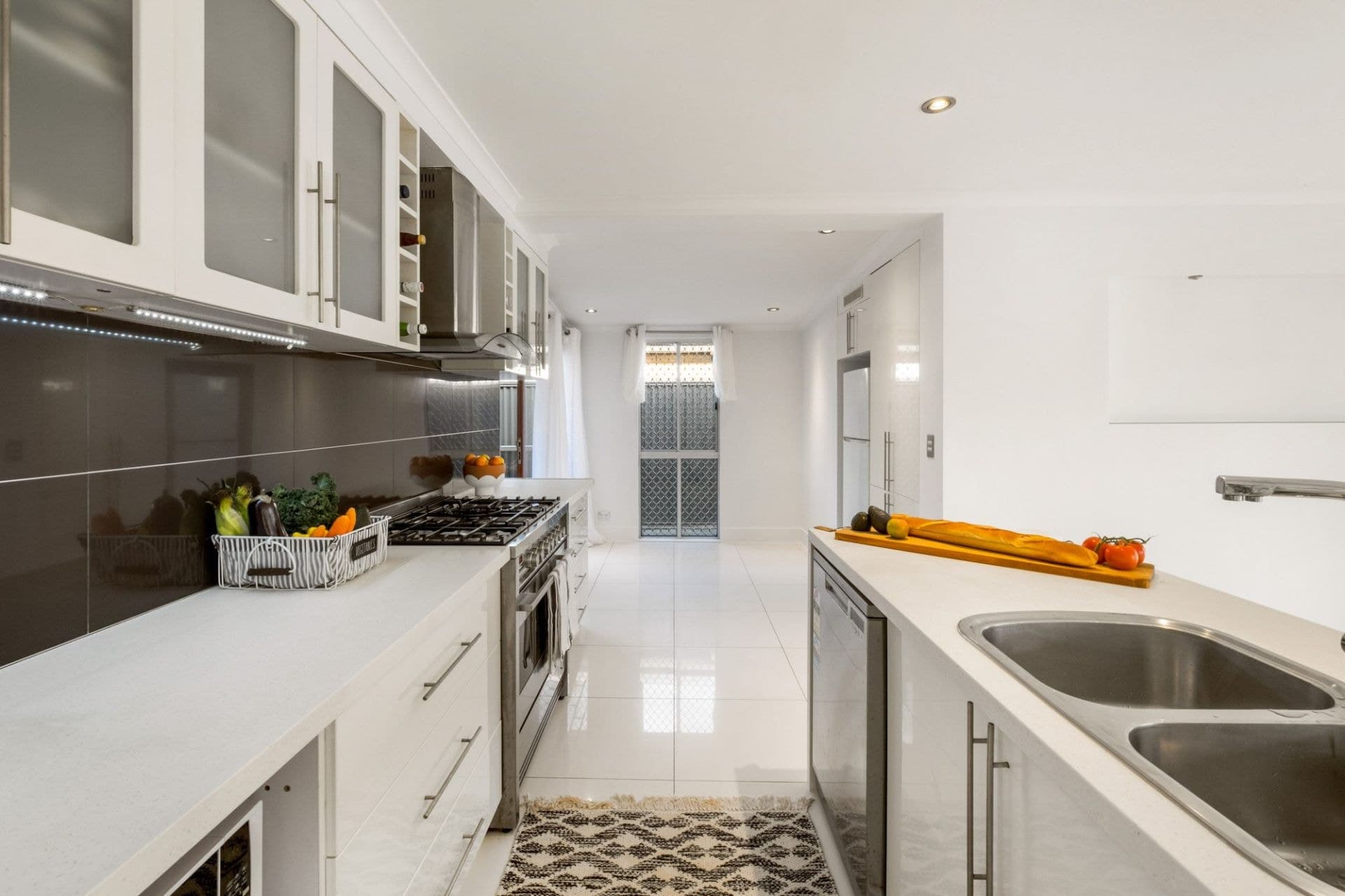 36 Cooleroo Crescent, Southport - Thumbnail 7