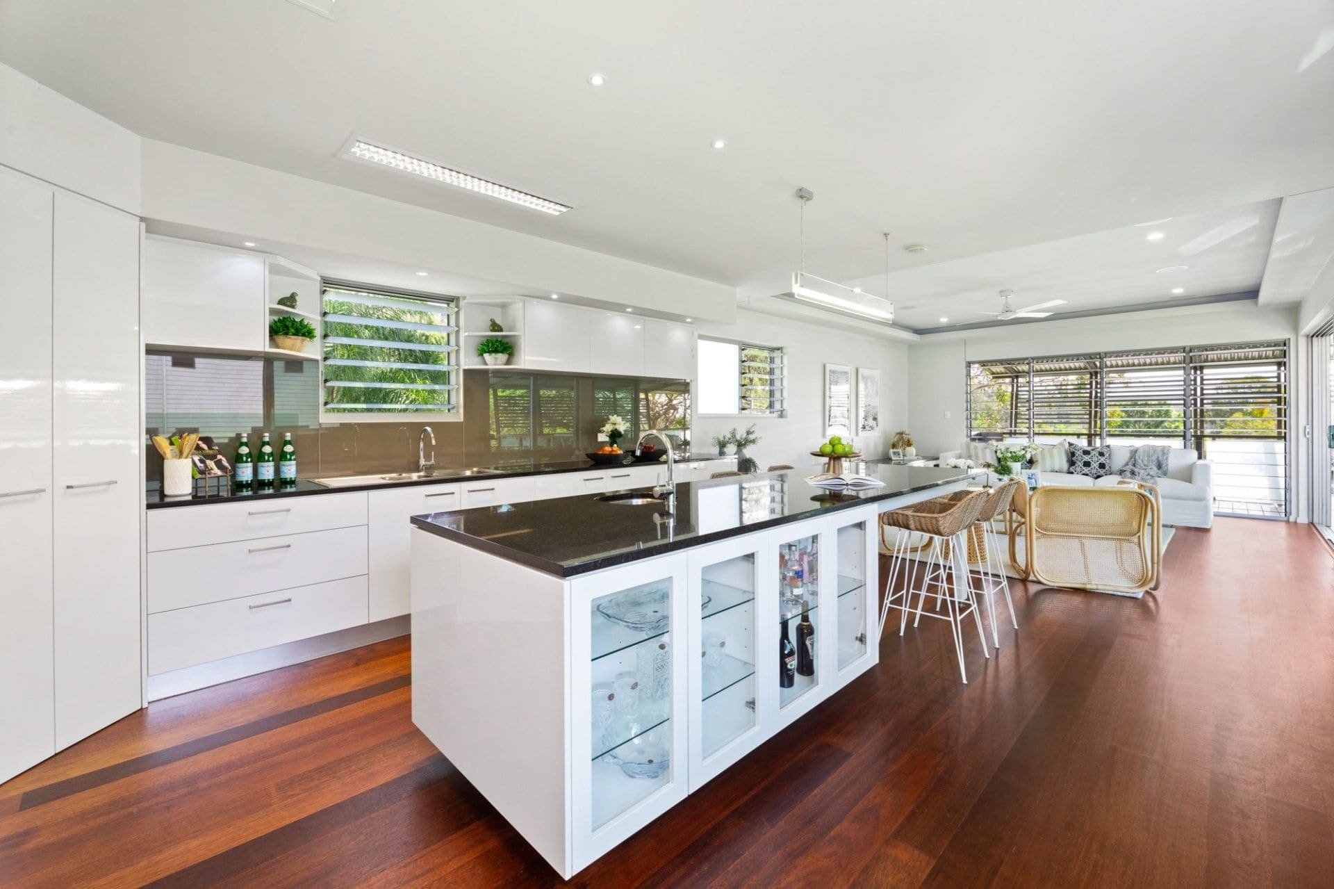 192 Ocean Parade, Burleigh Heads - Thumbnail 6
