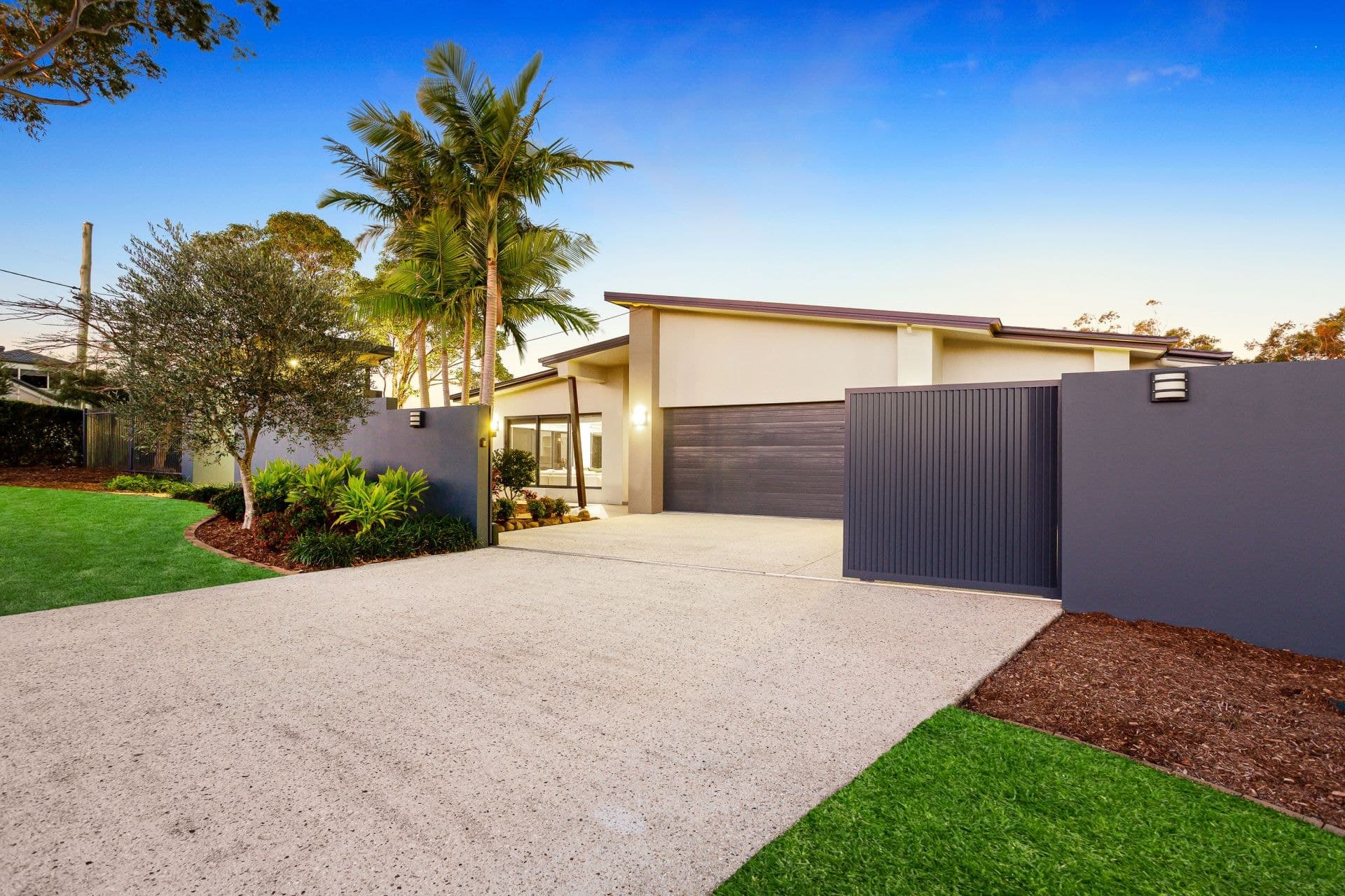 14 Petersen Avenue, Southport - Image 1