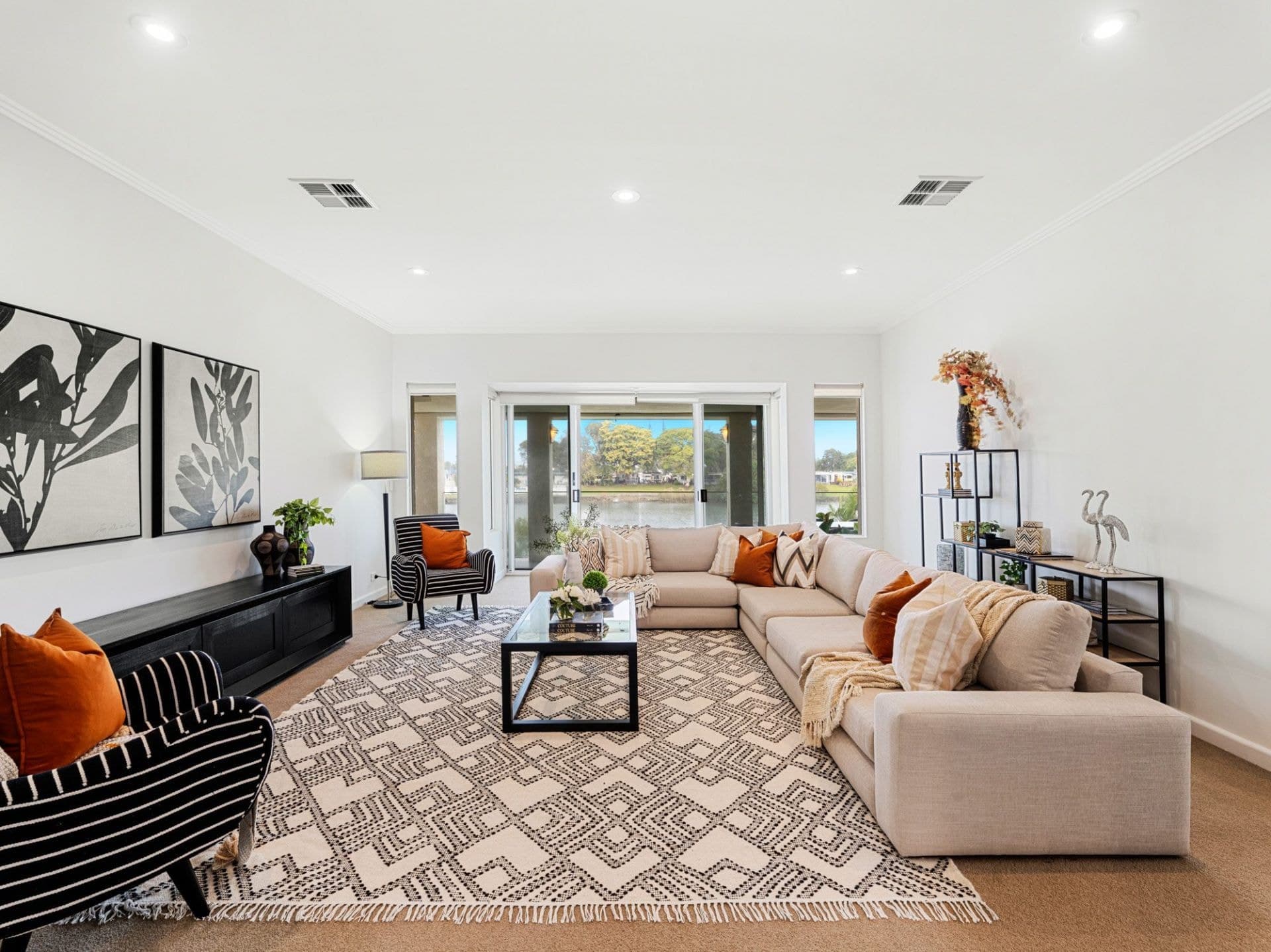 94 Cabana Boulevard, Benowa Waters - Thumbnail 6