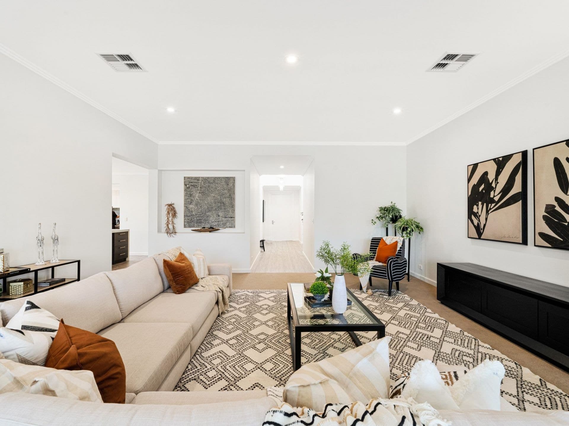 94 Cabana Boulevard, Benowa Waters - Thumbnail 7