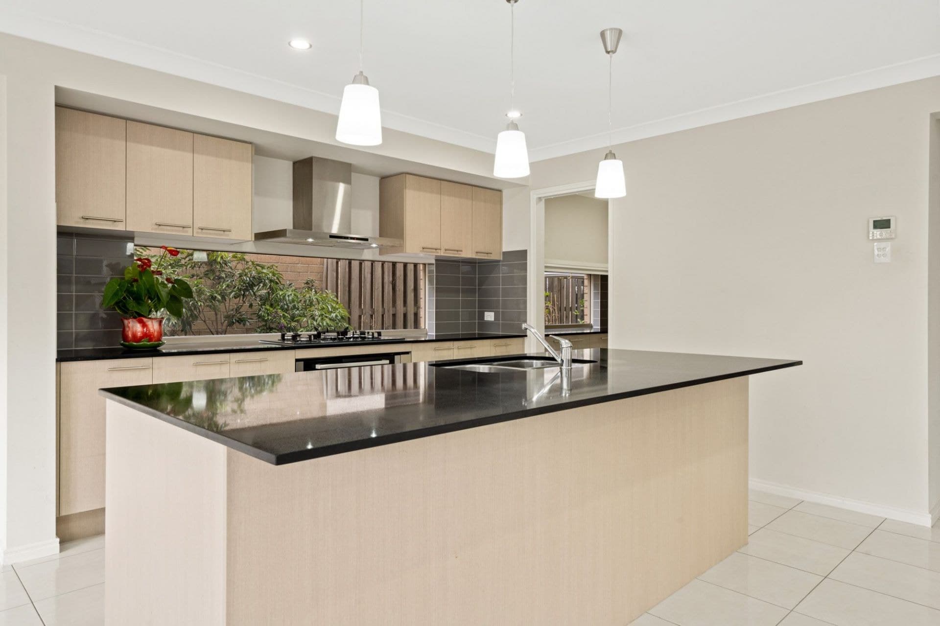 27 Harbour Rise, Hope Island - Thumbnail 4