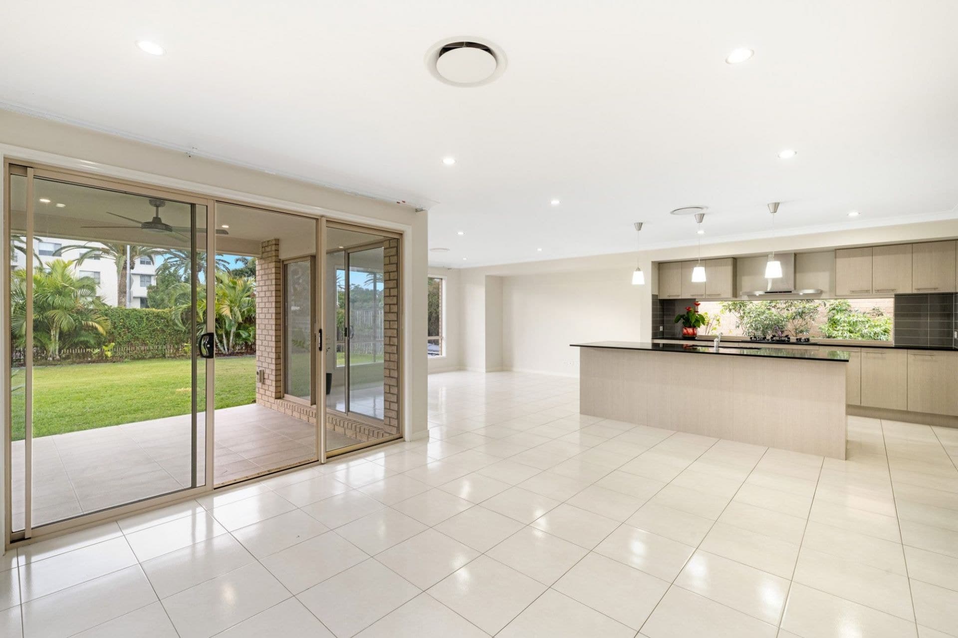 27 Harbour Rise, Hope Island - Thumbnail 5