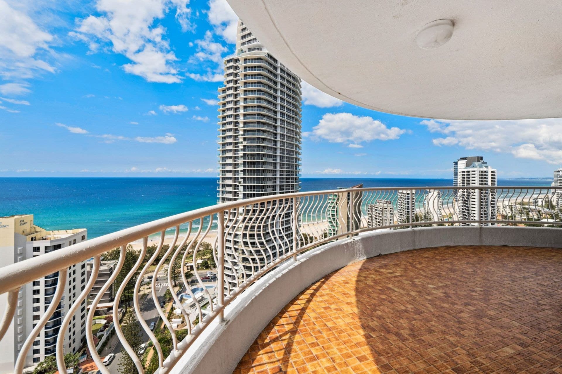 23B/30 Laycock Street, Surfers Paradise - Thumbnail 3