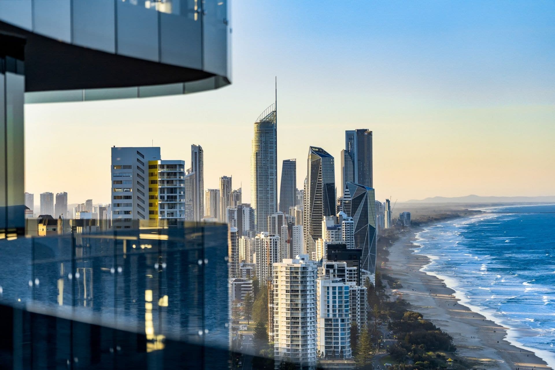 3402/272 Hedges Avenue, Mermaid Beach - Thumbnail 4
