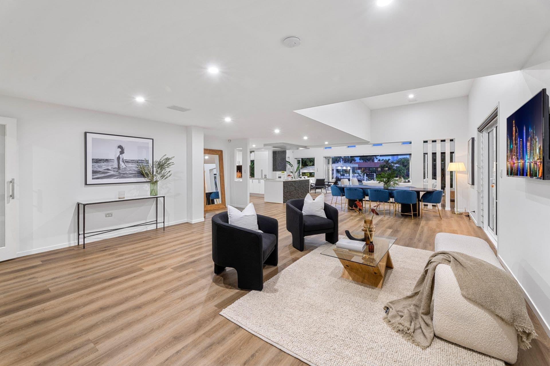 2 Rebecca Court, Broadbeach Waters - Thumbnail 5