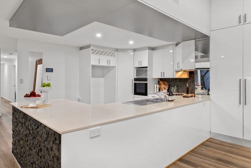 2 Rebecca Court, Broadbeach Waters - Thumbnail 6
