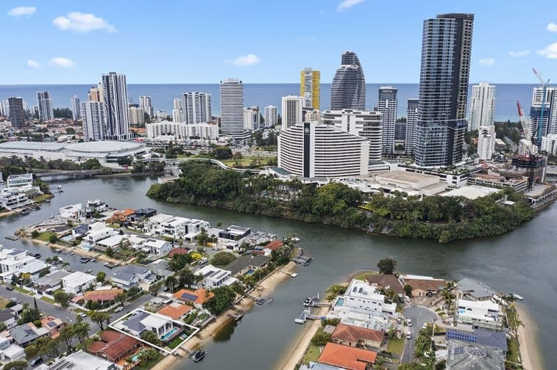 14 Merrimac Boulevard, Broadbeach Waters - Thumbnail 3