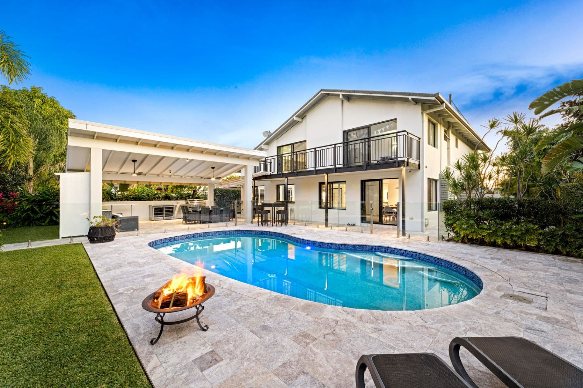 19 Oriana Drive, Mermaid Waters - Thumbnail 3