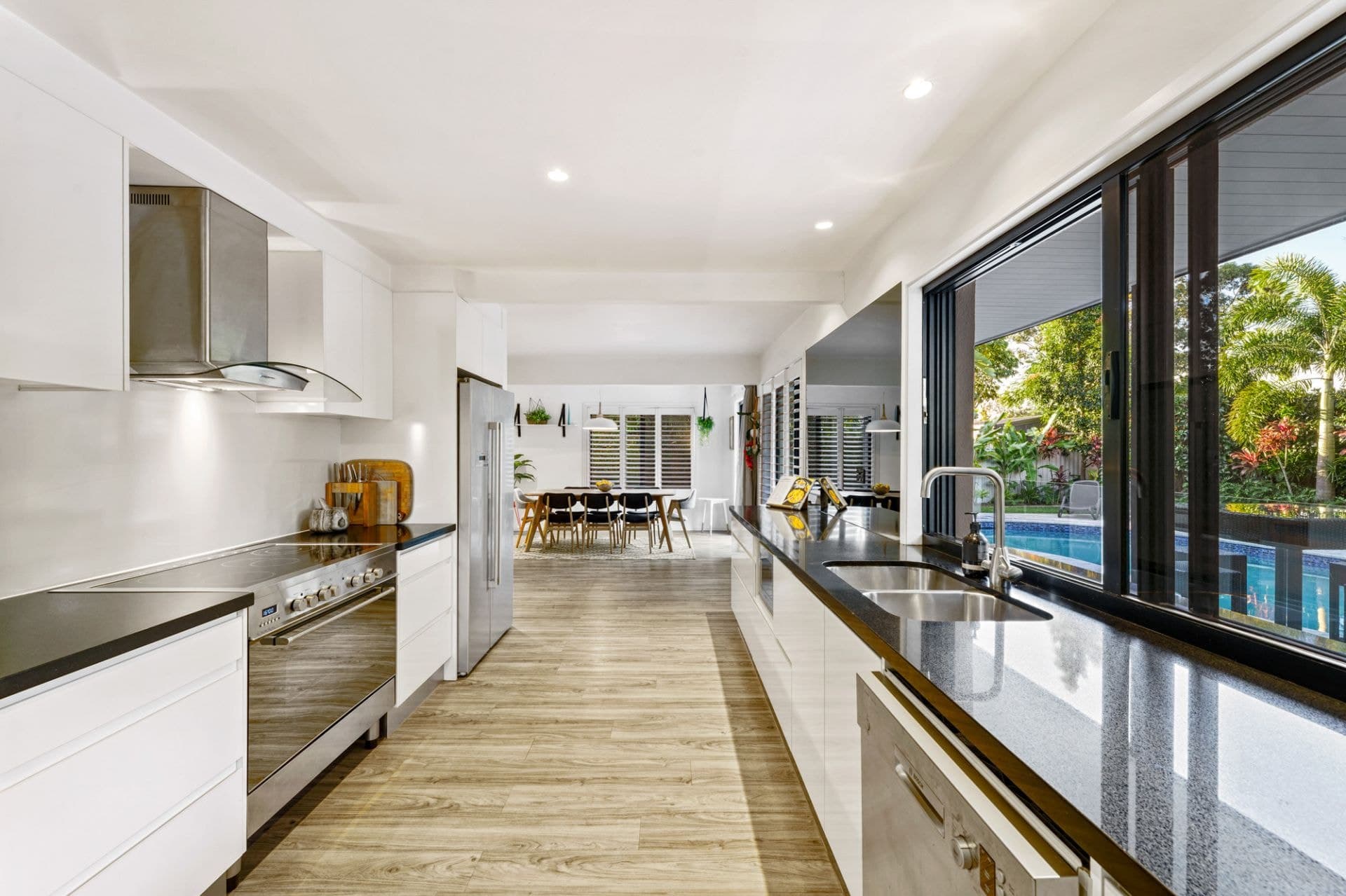 19 Oriana Drive, Mermaid Waters - Thumbnail 6