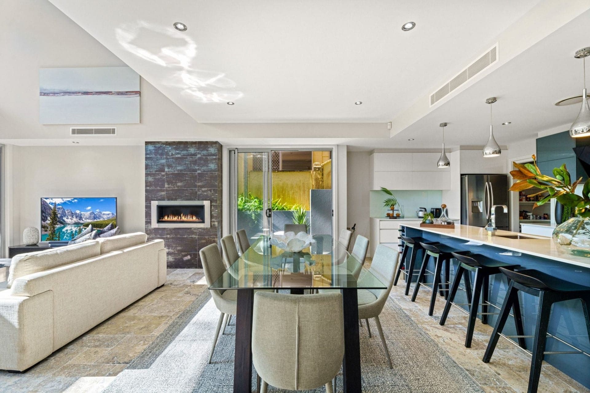 76 Ocean Parade, Burleigh Heads - Thumbnail 6