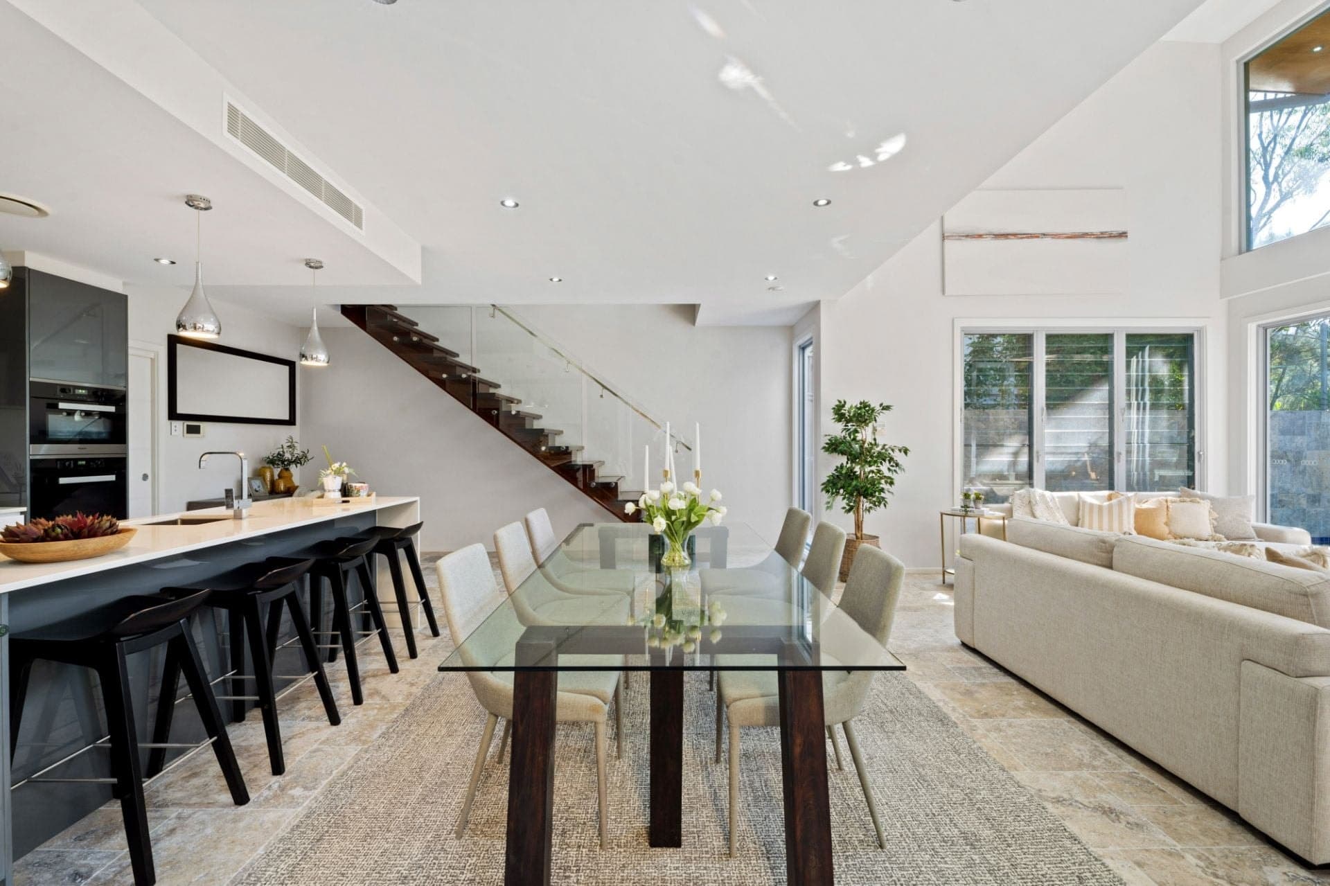 76 Ocean Parade, Burleigh Heads - Thumbnail 7