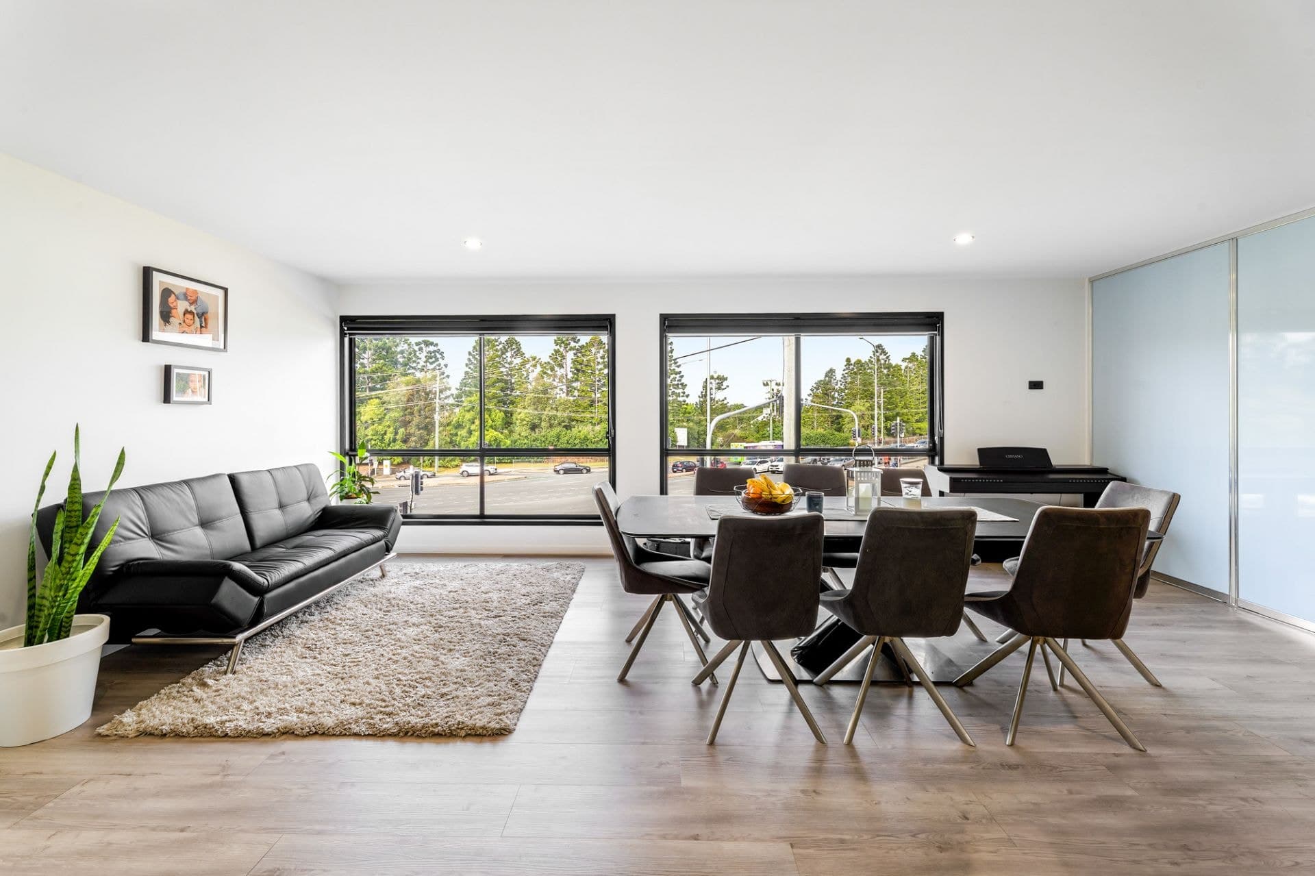 2 Currumburra Road, Ashmore - Thumbnail 5