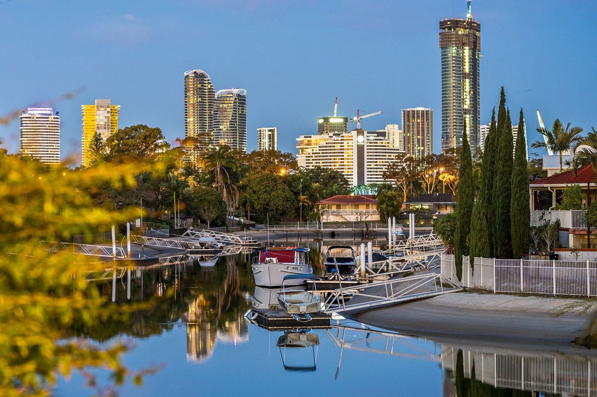 8 Wyuna Street, Broadbeach Waters - Thumbnail 2
