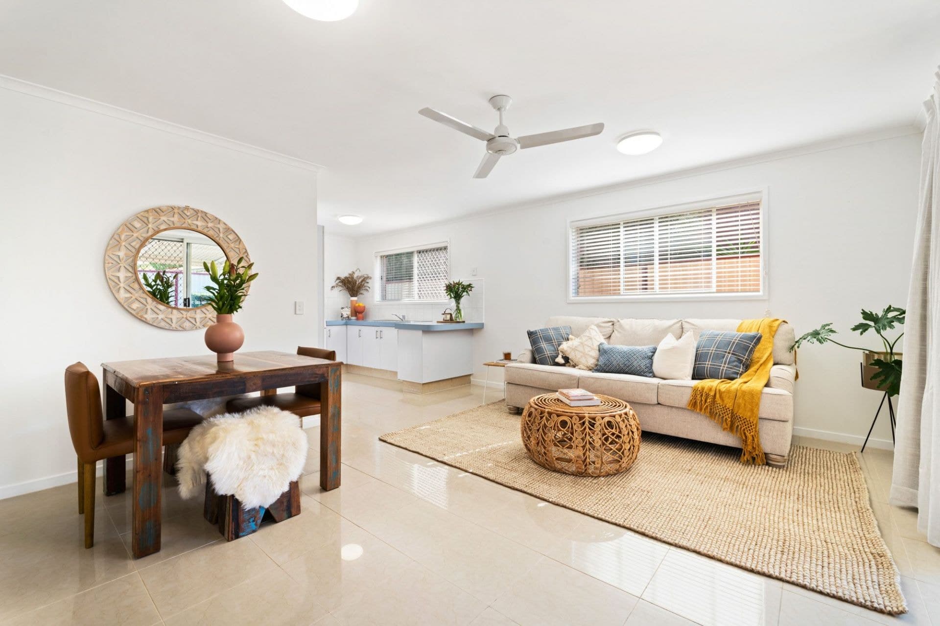 2/47 Milton Avenue, Paradise Point - Thumbnail 2
