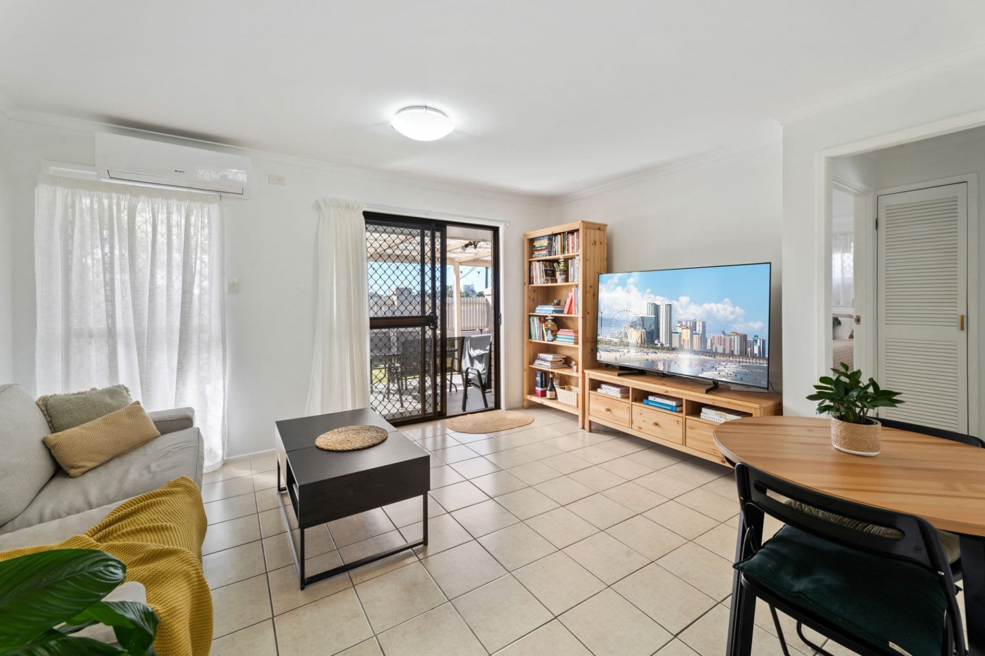Unit 1/8 Brolga Avenue, Southport - Thumbnail 7