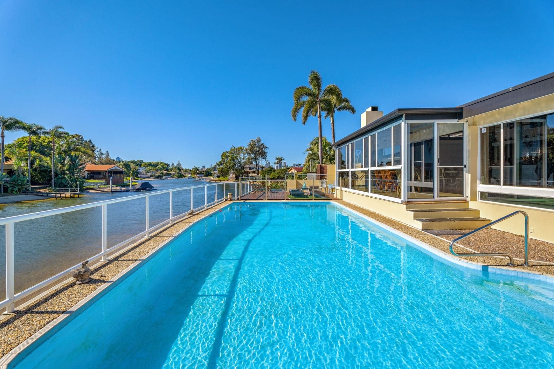 51 Sophie Avenue, Broadbeach Waters - Thumbnail 5