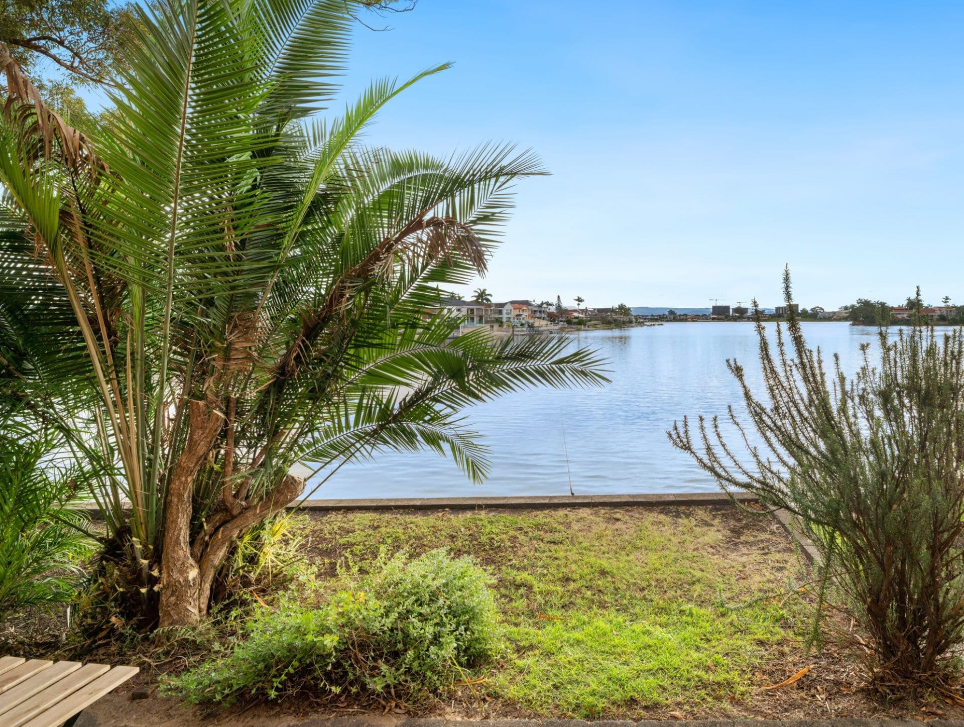 1/5 Jodie Court, Mermaid Waters - Image 1